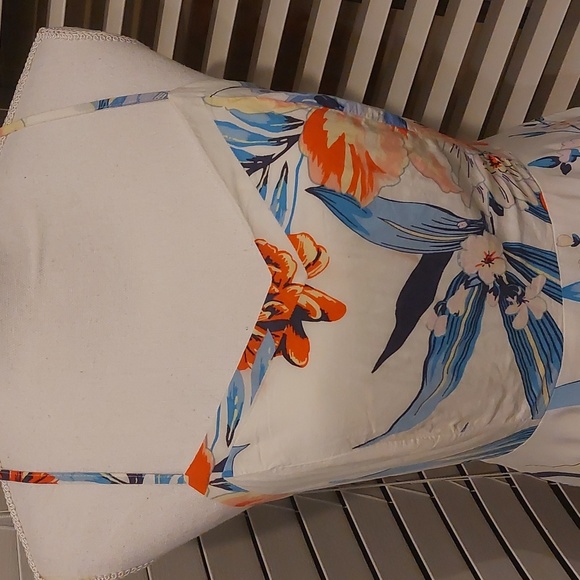 Old Navy Floral White Dress - Picture 2 of 4